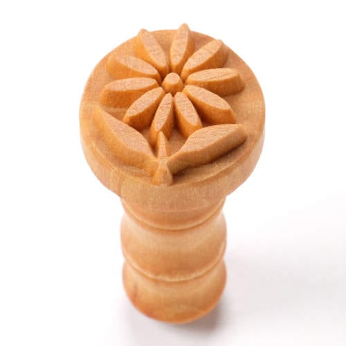 MKM Tools Scm270 Medium Round Stamp - Daisy with Leaves